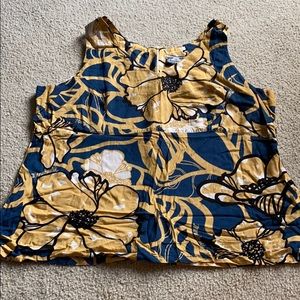 Maunawili woman’s top in size XXL GUC.